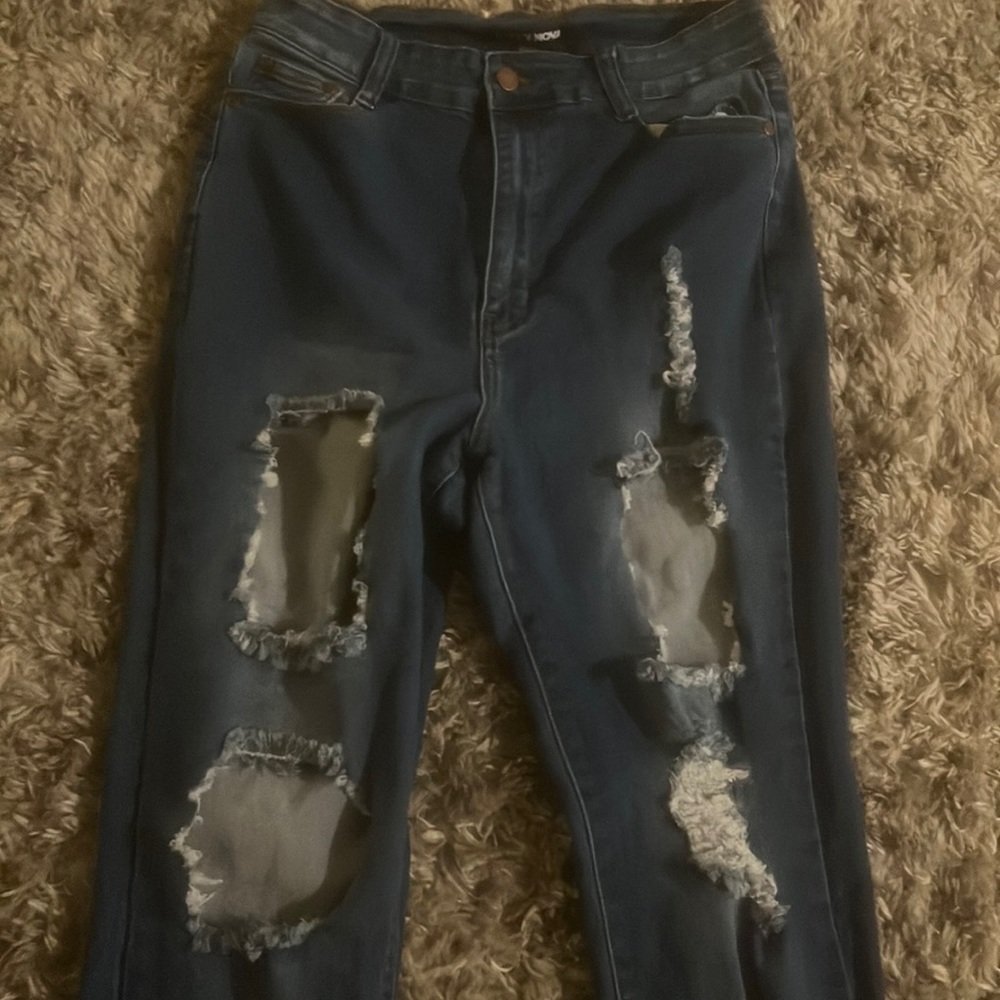 Fashion nova ripped jeans size 13